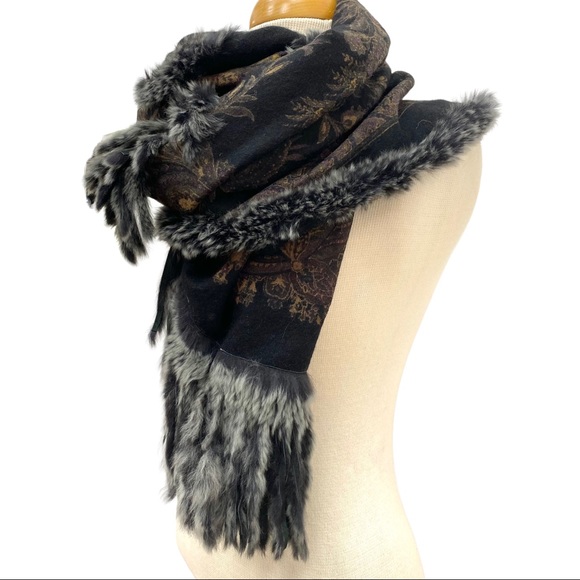 CPG Reversible Paisley to Black Wool Scarf with Rabbit Fur Trim Accent - Picture 4 of 9